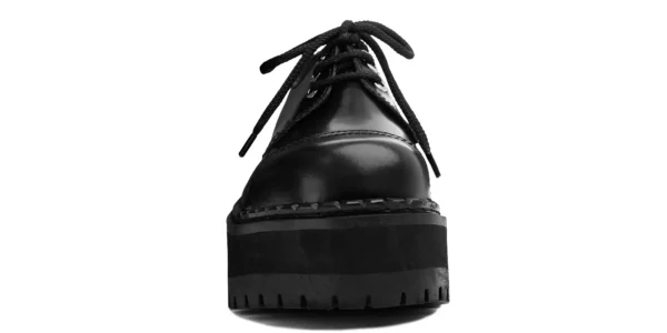 tracker steel toe cap shoe from underground in black leather on a triple sole