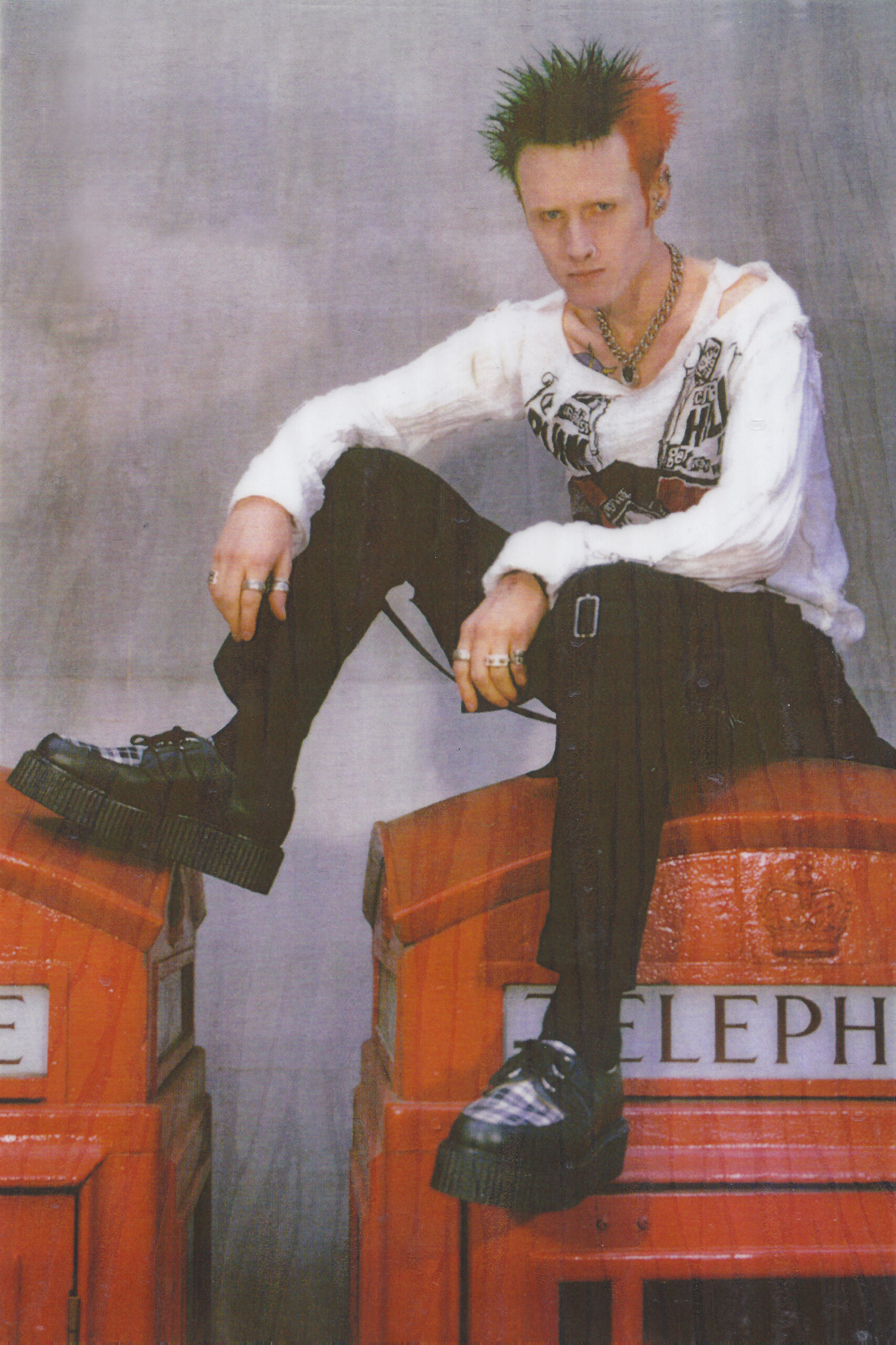 BOY ON PHONEBOX