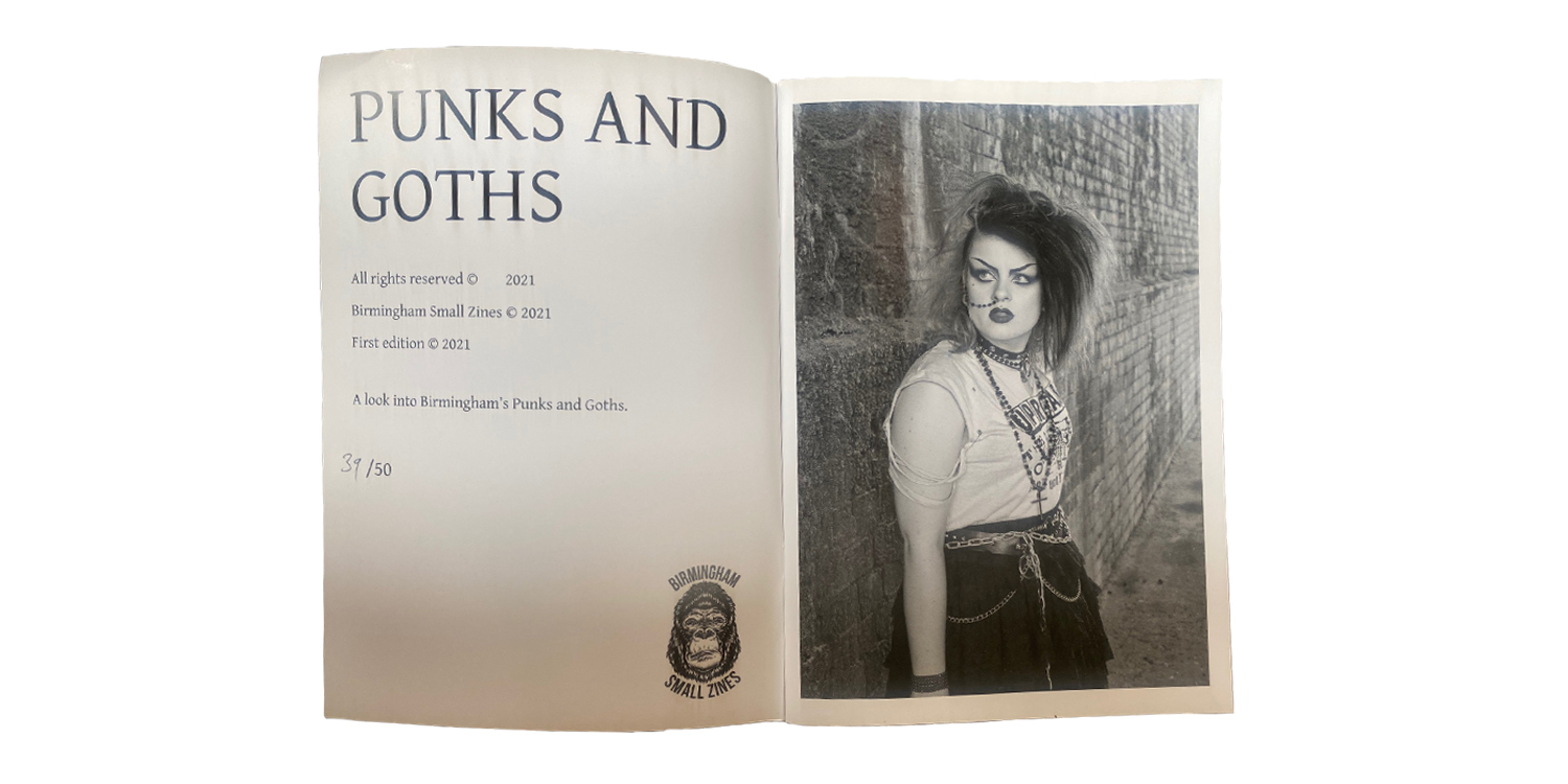 BK-410 BOOK PUNKS AND GOTHS_2